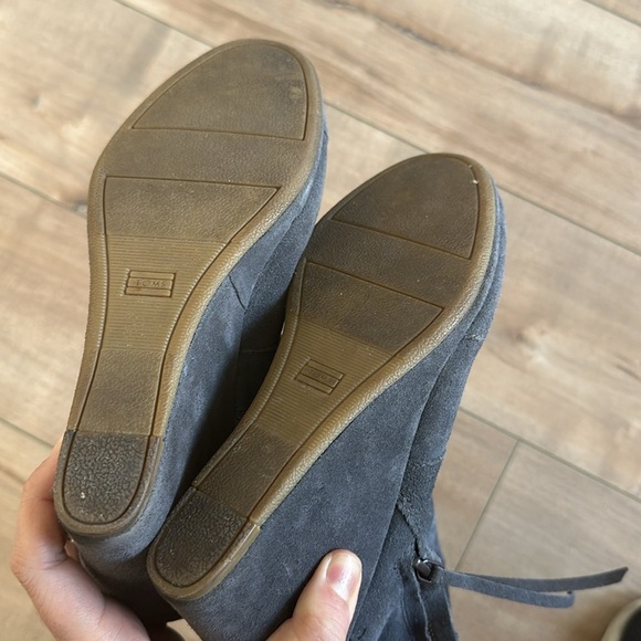 Toms Dark Gray Suede High Desert Wedge Booties Sz 8.5 - Picture 7 of 7
